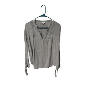 Lucky Brand Size Medium Gray Pleated V Neck Long Sleeve Tie Cuff‎ Viscose Top